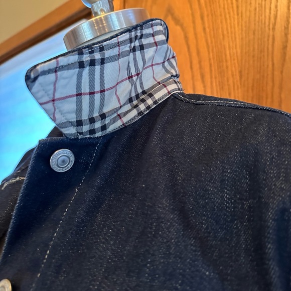 Vintage Burberry cropped Jean jacket in good used condition size US 8 - Picture 3 of 10